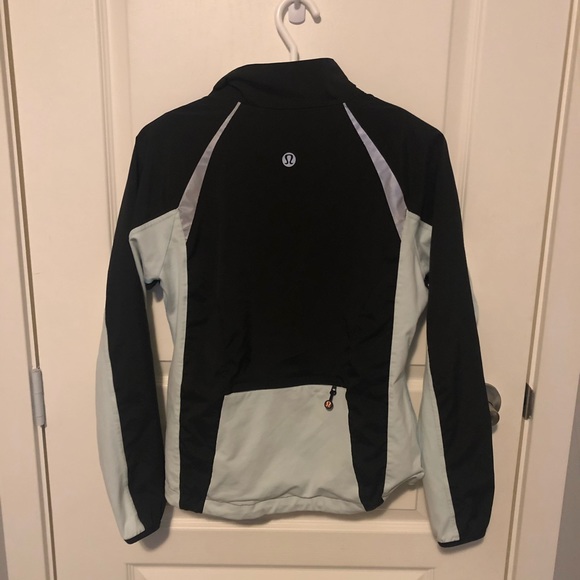 Lululemon Light Windbreaker Jacket 🌟 - Picture 11 of 12